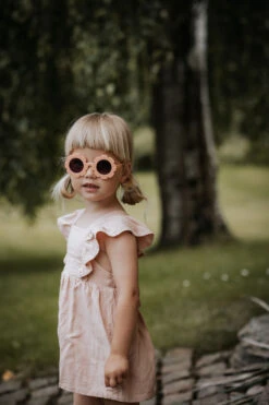 Annie & Charles® Blumen Sonnenbrille -Annie & Charles 0T5A8462