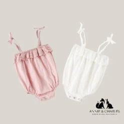 Annie & Charles® Baby Bloomer Aus Bio-Baumwolle -Annie & Charles 1 19b23b21 55bf 40ea 8064 8332f9938ba8 removebg preview Photoroom