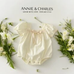 Annie & Charles® Baby Bloomer FLEUR -Annie & Charles 2 8c9f1bca e764 4be1 aa47 417d97ff7f51 Photoroom