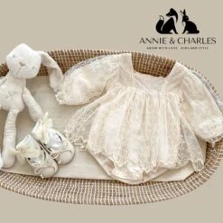 Annie & Charles® Baby Bloomer Kleid Aus Spitze