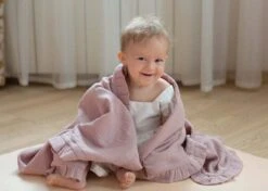 Annie & Charles® Musselin-Decke Mit Rüschenrand -Annie & Charles 66b0a4ef 59a5 4235 85a9 01369d60f09d