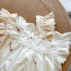 Annie & Charles® Baby Bloomer FLOWERS -Annie & Charles 6 03ace05c b634 42bc b99d d7087679fb64