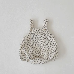 Annie & Charles® Body Mit Latz LOU -Annie & Charles 6 42f8c6da c8ec 4ed6 ba13 adcb7026e6f5 1