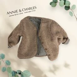 Annie & Charles® Flauschige Wende Jacke -Annie & Charles 6 622a3160 d64c 47ab 9f58 941c377d0dc8 Photoroom