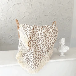 Annie & Charles® Gemusterte Musselin-Decke -Annie & Charles 7 125692f5 b04d 4a7c bcf2 74c37a8affa6