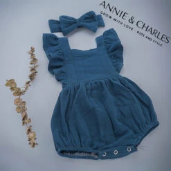 Annie & Charles® Baby Bloomer Mit Haarband Bio-Baumwolle -Annie & Charles 9 122a0619 464c 4089 b1ac de7caf6e1591 Photoroom