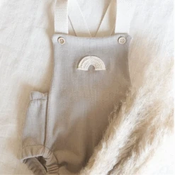 Annie & Charles® Regenbogen Latz-Einteiler