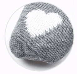 Annie & Charles® Gestrickter Schlafsack Mit Herzen -Annie & Charles Bildschirmfoto2021 03 07um18.05.42