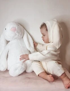 Annie & Charles® Baby Hasen Overall Bunny -Annie & Charles IMG 9450