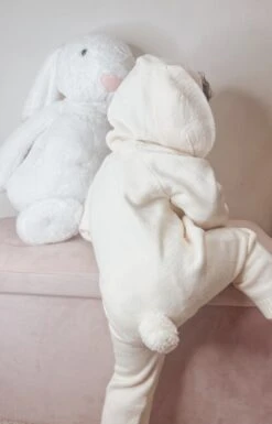 Annie & Charles® Baby Hasen Overall Bunny -Annie & Charles IMG 9462