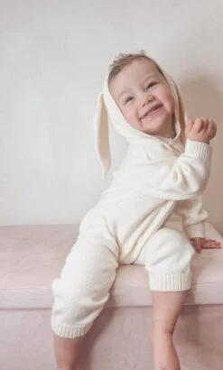 Annie & Charles® Baby Hasen Overall Bunny -Annie & Charles IMG 9481