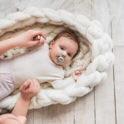 Annie & Charles® Gestricktes Babynest