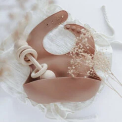 Annie & Charles® Silikon Lätzchen 20 Annie & Charles® Silikon Lätzchen -Annie & Charles image 18ddb093 3f9d 4f92 afd2 0f4a78ba19b9