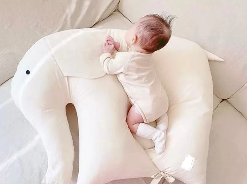 Annie & Charles® Elefant Babykissen 2 Annie & Charles® Elefant Babykissen – Bild 2