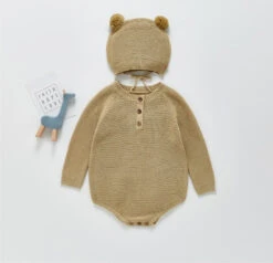 Annie & Charles® Gestrickter Einteiler Mit Häubchen -Annie & Charles image 6db2bb10 2fff 4310 b9f1 249830c09c31